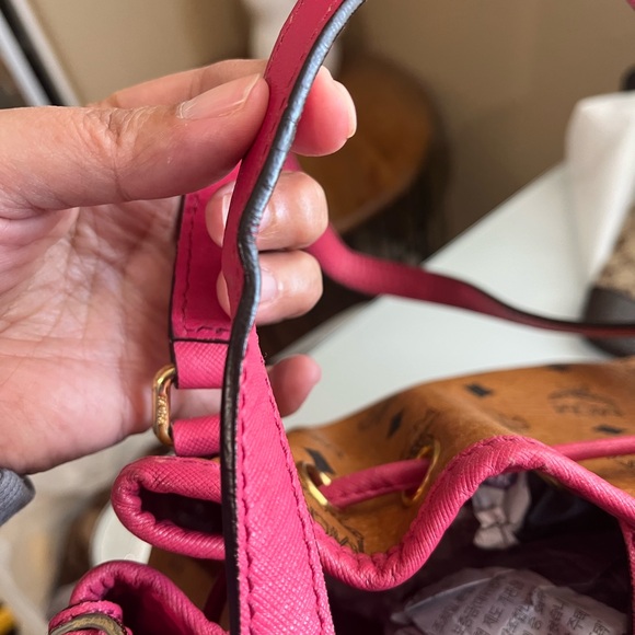 MCM COGNAC VISETOS WITH PINK LEATHER ACCENTS DRAWSTRING SHOULDER BAG - Picture 10 of 16